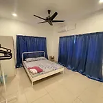 Azak Residence Homestay