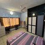 Azak Residence Homestay