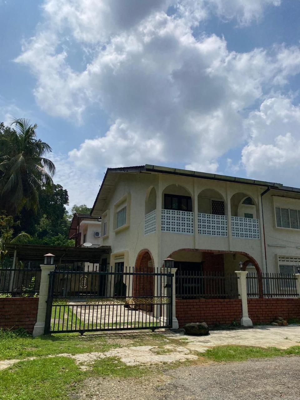 Rumah percutian Azak *