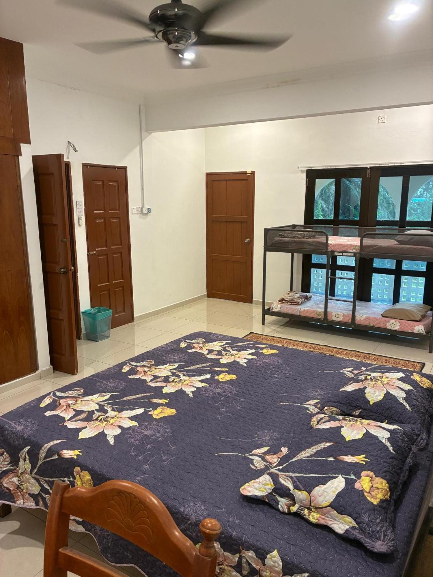 Holiday home Azak *